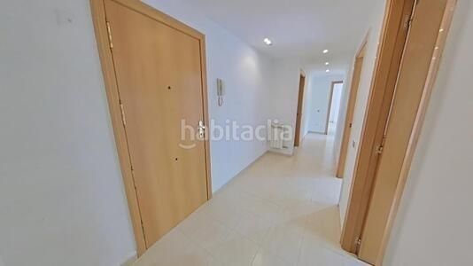 Foto a127f636-a5a5-42b4-81f9-2438bc408930. Pis amb calefacció aparcament a Polinyà