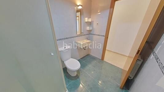 Foto f99dc21e-b364-4fcb-991e-74a57c372b79. Pis amb calefacció aparcament a Polinyà