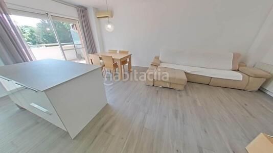 Foto fe87754a-6318-48ea-8942-a82fa4a4b6b6. Pis amb calefacció aparcament a Polinyà