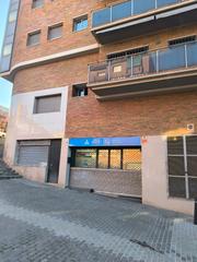 Local commercial à Avinguda de catalunya 80. Local comercial casi nuevo