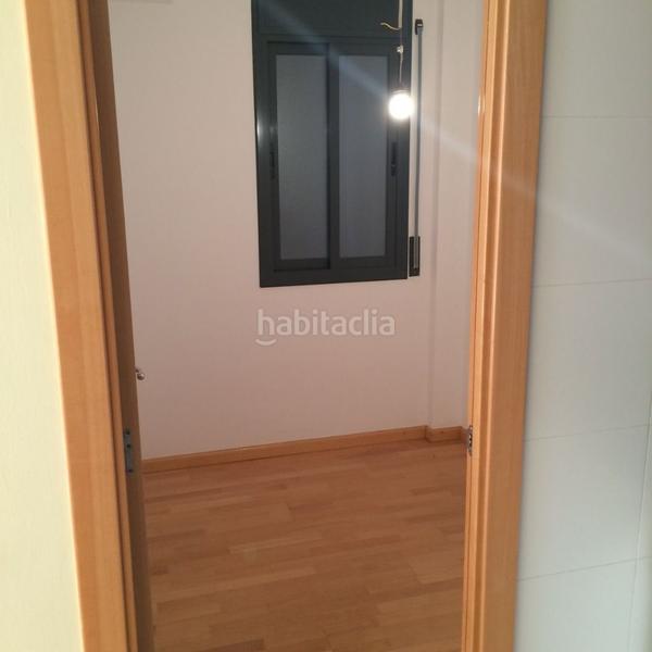 Foto bf203063-dd00-4d8b-804b-df0f2fd221f8. Lloguer pis amb calefacció a Sants Barcelona