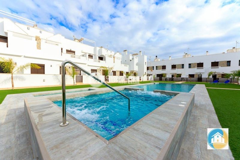 Foto 5490df8b-f2e3-43e0-bc32-476ed94e8188. Dúplex amb calefacció aparcament piscina a Pilar de la Horadada ciudad Pilar de la Horadada