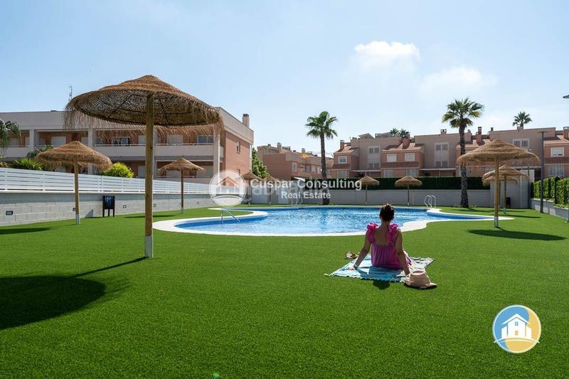 Foto 5e84c9db-8aa4-4011-be9e-0c1811629939. Casa adossada amb aparcament piscina a Monte y Mar Santa Pola