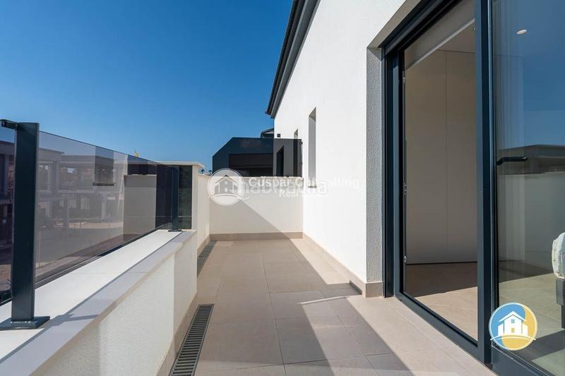 Foto 8d73a82a-852e-46b9-b205-fc88fd616cb3. Casa adossada amb aparcament piscina a Monte y Mar Santa Pola