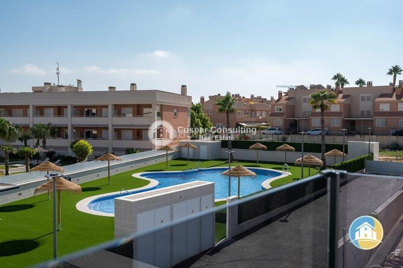Foto a57e5106-b281-46e8-9c07-1b79f2dbeda8. Casa adossada amb aparcament piscina a Monte y Mar Santa Pola