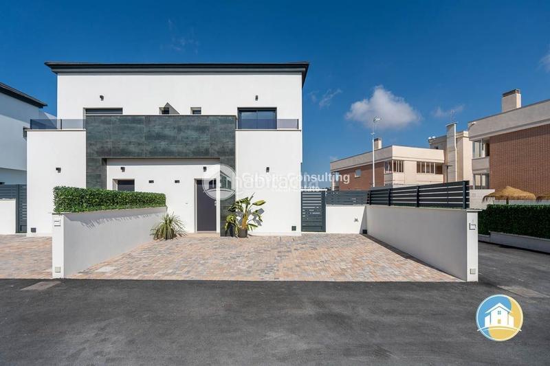 Foto e1494ca8-d3d2-44b0-8531-e7e8a11888d8. Casa adossada amb aparcament piscina a Monte y Mar Santa Pola