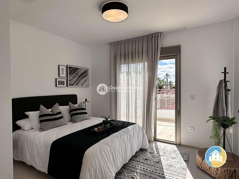 Foto 26f4e3e6-9683-4439-91a4-64ddce158716. Xalet amb aparcament piscina a Centro Alcázares (Los)