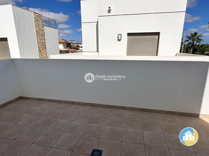 Foto 27195749-40de-48c4-807f-b1357e36105e. Xalet amb aparcament piscina a Centro Alcázares (Los)