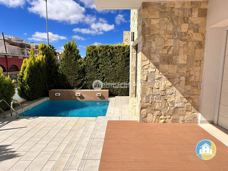 Foto 31bdf668-56d2-4bbe-8488-a839fd6b9eee. Xalet amb aparcament piscina a Centro Alcázares (Los)