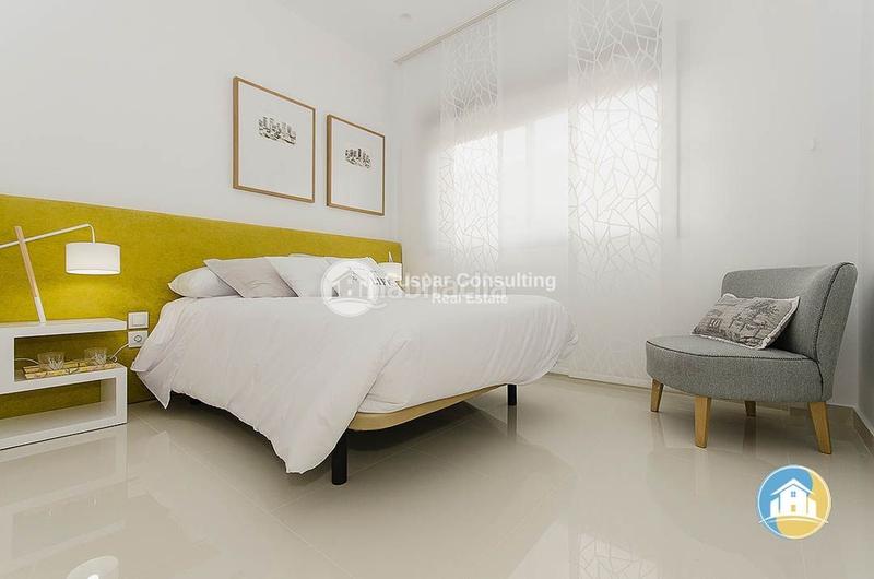 Foto 571a7923-b7f0-47a6-a254-d5c20a2f04d8. Chalet with parking pool in Campoamor Orihuela