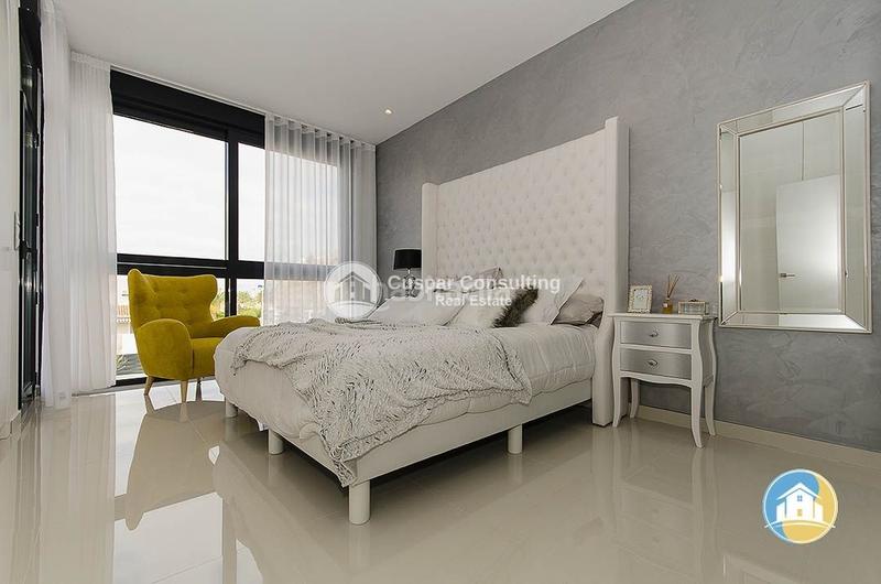 Foto 58daa1fc-83f8-4a92-a454-e0ccb7a94629. Chalet with parking pool in Campoamor Orihuela