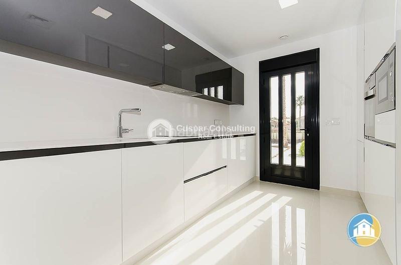 Foto 9d463222-1721-4bbe-ac9d-59cd8eaa2754. Chalet with parking pool in Campoamor Orihuela