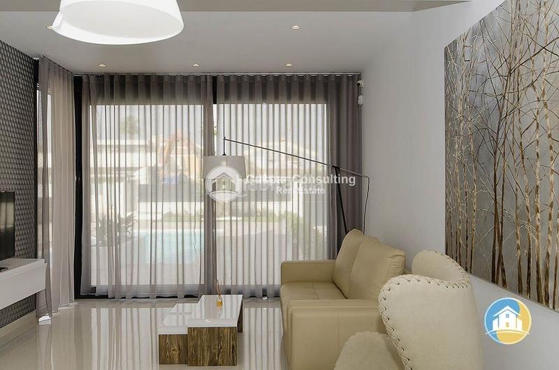 Foto a486965d-e6e5-4867-833c-4a954af0d675. Chalet with parking pool in Campoamor Orihuela