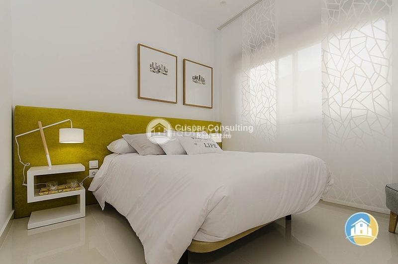 Foto fe95eae2-7078-4447-ad14-e56e019fb72f. Chalet with parking pool in Campoamor Orihuela