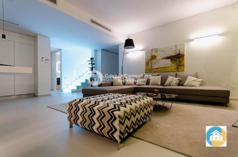 Foto 1f8a958f-bb61-4fca-a8a9-06389e29e495. Chalet with heating parking pool in Campoamor Orihuela