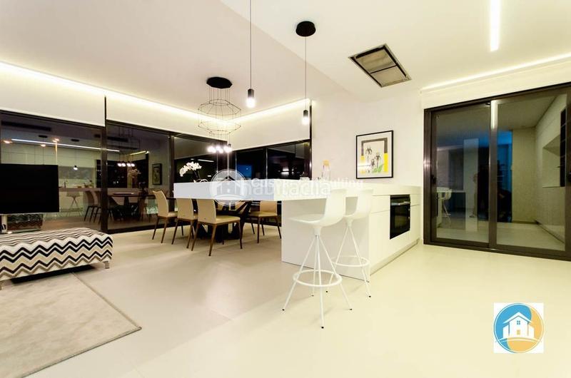 Foto 4e3b0eb5-23a0-4f5a-b822-4a79964d1e59. Chalet with heating parking pool in Campoamor Orihuela