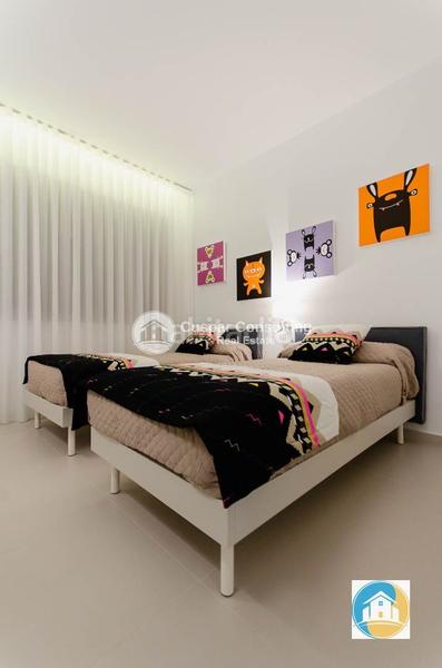 Foto 59df41e2-b7be-459b-92a7-fdb1e3b0eb41. Chalet with heating parking pool in Campoamor Orihuela