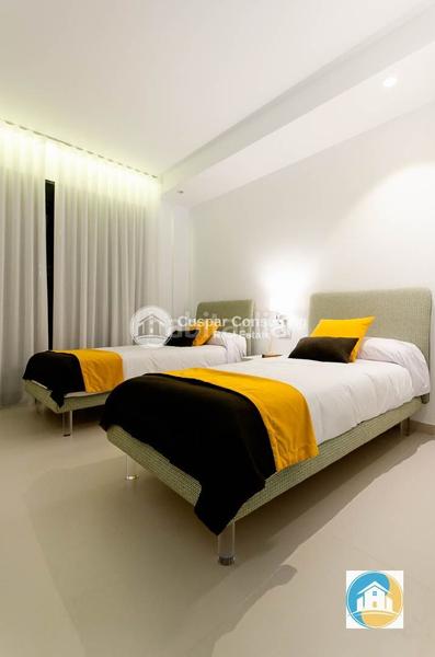 Foto d18a8c71-1b9a-498f-b927-7ff718b3f8e3. Chalet with heating parking pool in Campoamor Orihuela