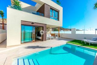 Chalet en Rojales. En ciudad quesada