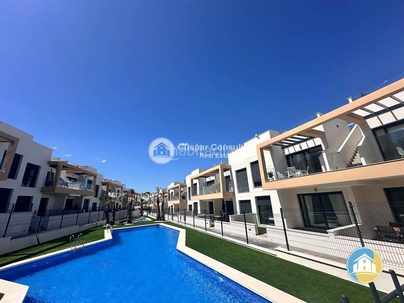 Foto 7ada2ac3-28da-4344-9be5-09a3e23ae747. Ático en villamartin en Villamartín-Las Filipinas Orihuela