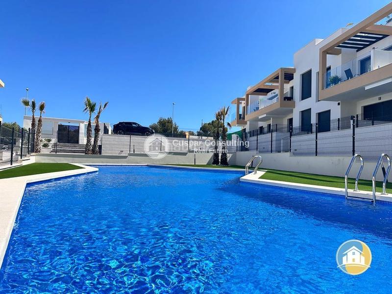 Foto f61e555f-41a0-40b8-abcd-2163b1dc3f33. Ático en villamartin en Villamartín-Las Filipinas Orihuela