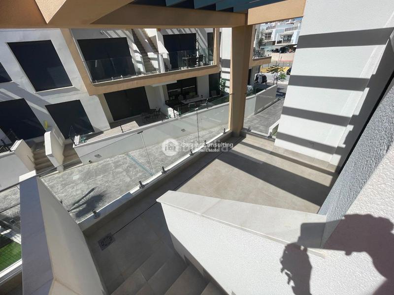 Foto 5ac656e0-bbfb-4cd2-aa48-51102fdff1c3. Piccolo appartamento con parcheggio piscina in Los Almendros Orihuela