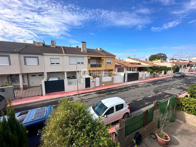 Foto 706c5f28-f3b9-4589-8664-76d1a14152f5. Casa adossada amb aparcament a San Javier San Javier