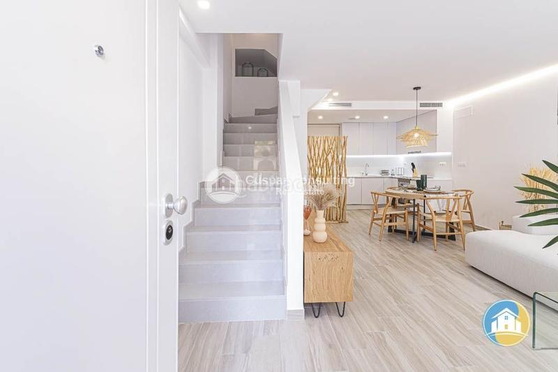 Foto 15598b72-d0f1-4d9c-b02a-a90813ceaf47. Duplex con parcheggio piscina in Playa de las Gaviotas - El Pedrucho Manga del Mar Menor (La)