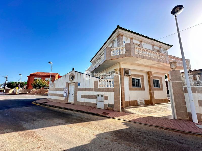 Foto 0e5498c3-a88b-4f9f-847b-276a0dbe2438. Chalet avec chauffage parking dans Entremares Manga del Mar Menor (La)