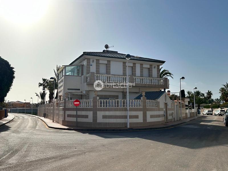 Foto 31e15635-9fb7-4f53-a244-3ce4ae1e495f. Chalet avec chauffage parking dans Entremares Manga del Mar Menor (La)