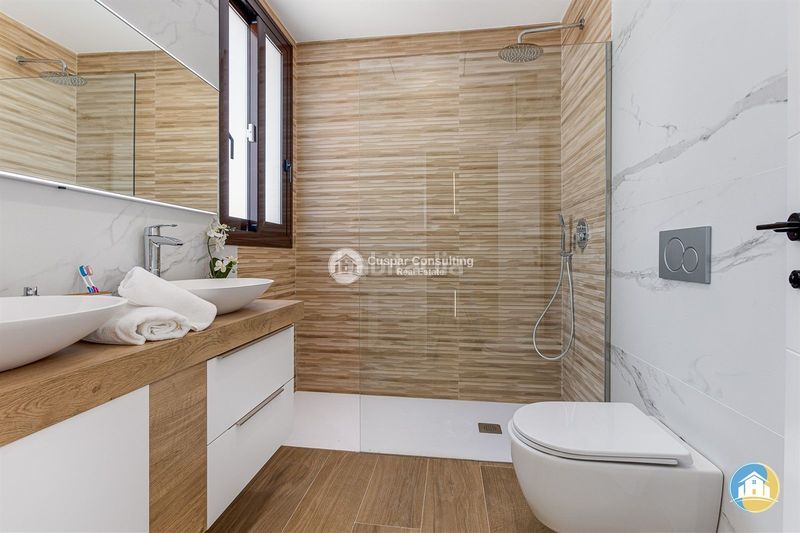 Foto be839088-f105-4a53-aa2d-15a80363fef9. Xalet amb calefacció aparcament piscina a balcón de Finestrat-terra marina Finestrat