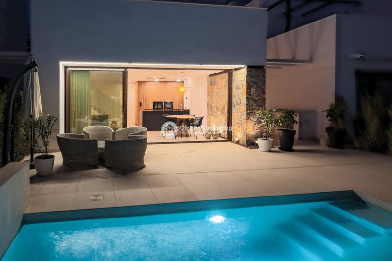 Foto 14fbe3b4-2787-4d4b-86e1-8e15ec03a795. Xalet amb calefacció aparcament piscina a Centro Alcázares (Los)