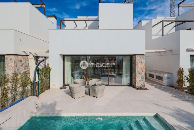 Foto bb4f1850-4eed-4916-b01c-7bb6086bc7f3. Xalet amb calefacció aparcament piscina a Centro Alcázares (Los)