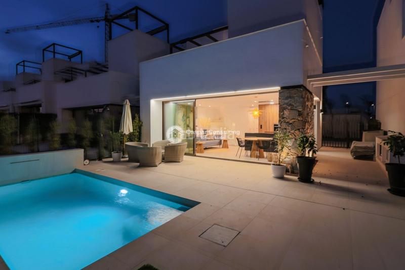 Foto eab79b50-30d1-496a-a460-421a3cf0154b. Xalet amb calefacció aparcament piscina a Centro Alcázares (Los)