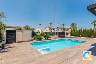 Chalet  N/a. En la manga del mar menor