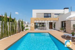 Chalet  N/a. En ciudad quesada
