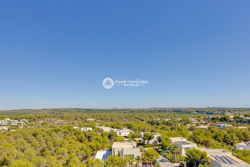 Foto 7ab8b466-a672-4f29-8b13-9a70f22b5337. Àtic amb calefacció aparcament piscina a Campoamor Orihuela