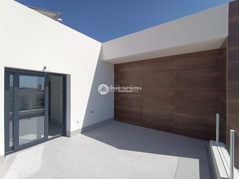 Foto 043e5d86-bdba-42ff-8523-2449933da763. Maison jumelée avec chauffage parking piscine dans Daya Nueva