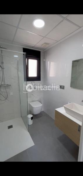 Foto 872e85e5-4118-4207-9010-f93f4e767150. Maison jumelée avec chauffage parking piscine dans Daya Nueva