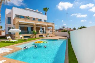 Chalet  N/a. En ciudad quesada