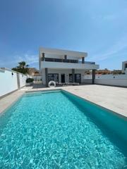 Chalet  N/a. En ciudad quesada