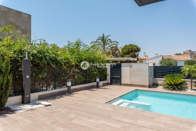 Foto feaababe-4870-4ac2-8873-92ee04b3d851. Àtic amb calefacció aparcament piscina a Playa Honda-Playa Paraíso Cartagena