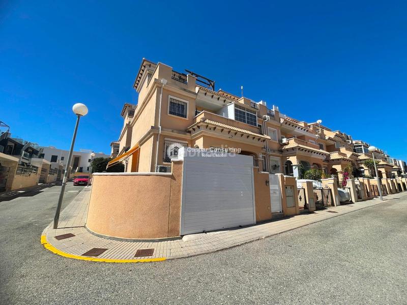Foto 6ba49351-fac8-4608-b1a7-4a24e6f01b67. Chalet en villamartin en Lomas de Campoamor - Las Ramblas Orihuela