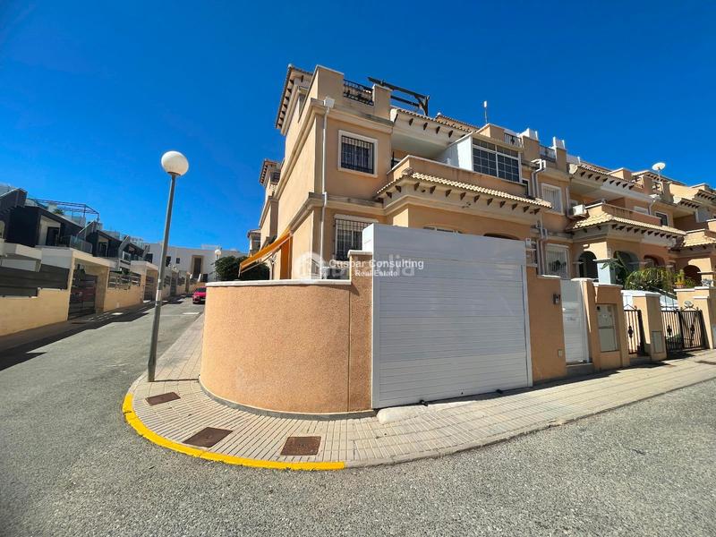 Foto 839ac7eb-9df3-4a5e-a2a4-b8de08d4203a. Chalet en villamartin en Lomas de Campoamor - Las Ramblas Orihuela