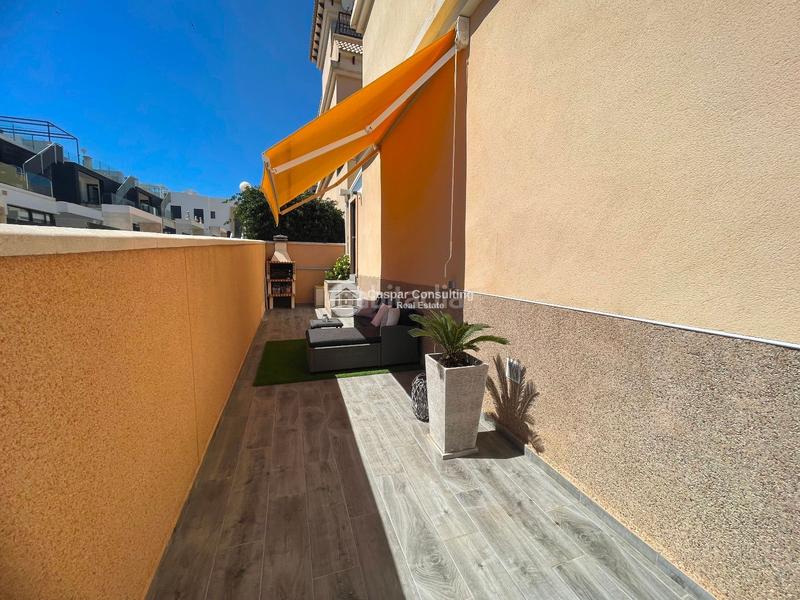Foto 9d76a804-3a24-43f8-b151-c8cfa0a50a1e. Chalet en villamartin en Lomas de Campoamor - Las Ramblas Orihuela