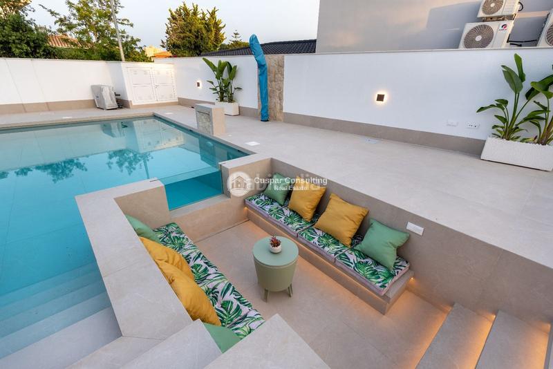 Foto 50ed526d-823b-471d-9ffd-3da49c1b50a8. Chalet con riscaldamento parcheggio piscina in Campoamor Orihuela