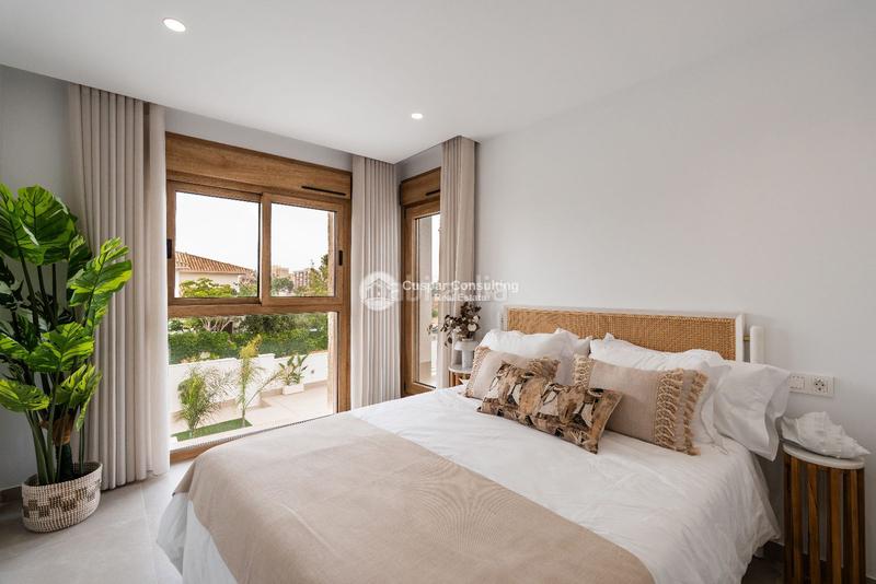 Foto 9b824d12-a399-40fc-9ac1-c8ffb93b82f0. Chalet con riscaldamento parcheggio piscina in Campoamor Orihuela