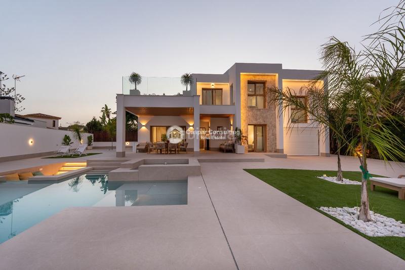 Foto a38c4b4b-978e-4230-bc78-aade0aeae537. Chalet con riscaldamento parcheggio piscina in Campoamor Orihuela