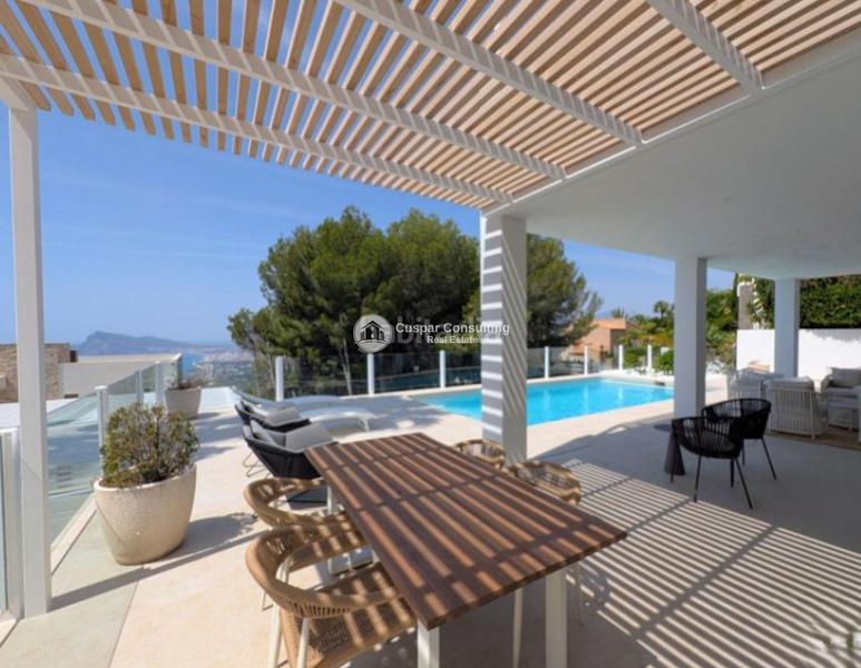 Foto 3d242a3f-5a00-486c-ba6a-486d7220f981. Chalet con riscaldamento piscina in Altea hills Altea