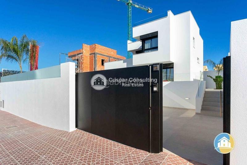 Foto 5e58e62d-2716-40cd-a2dd-21a63b2a895d. Chalet en Rojales